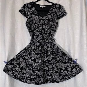 Little black floral dress!